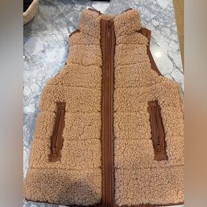 NWOT Tuckernuck Women’s Reversible Faux Leather/Sherpa Vest